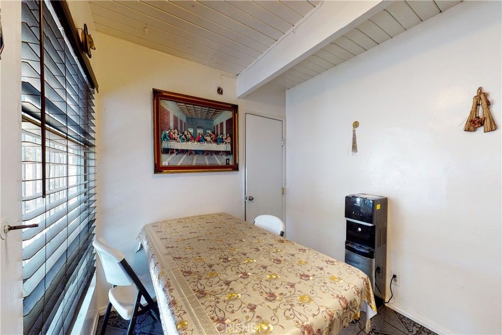 listing image 130722724802349072850