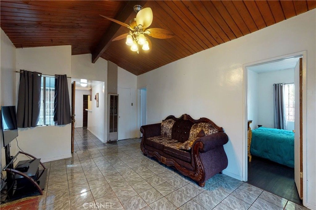 listing image 130729537571248200231