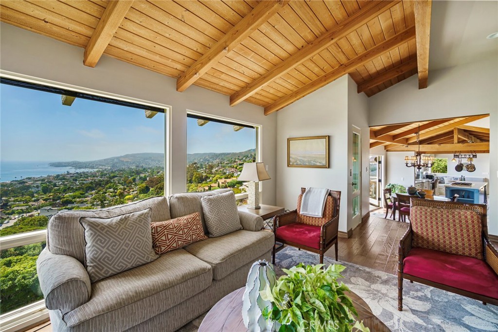 2108 Crestview Drive