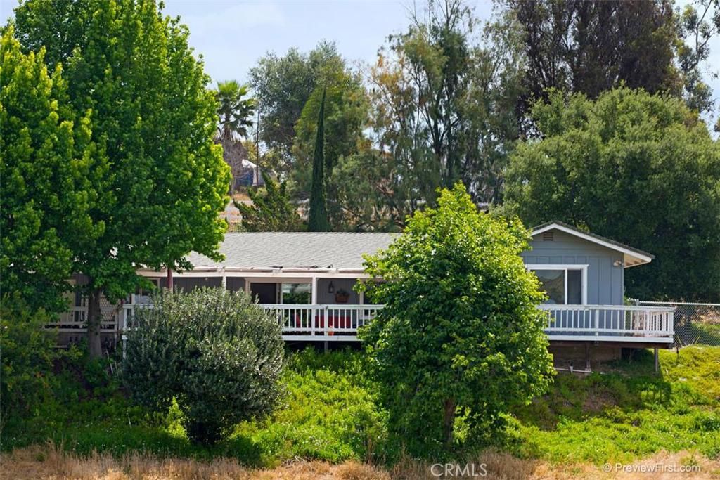 listing image 130723454254421459036