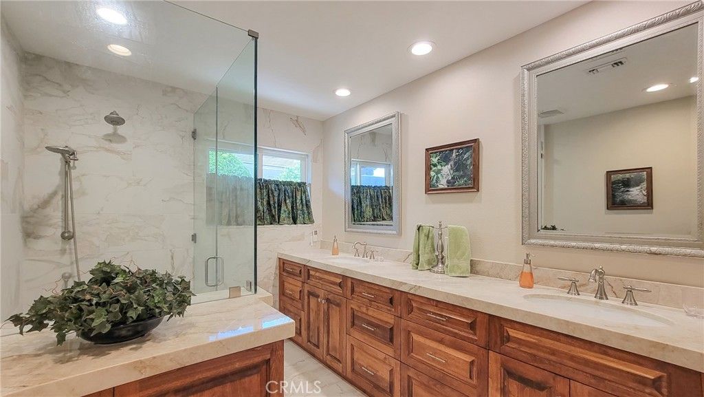 listing image 130727089010610337513
