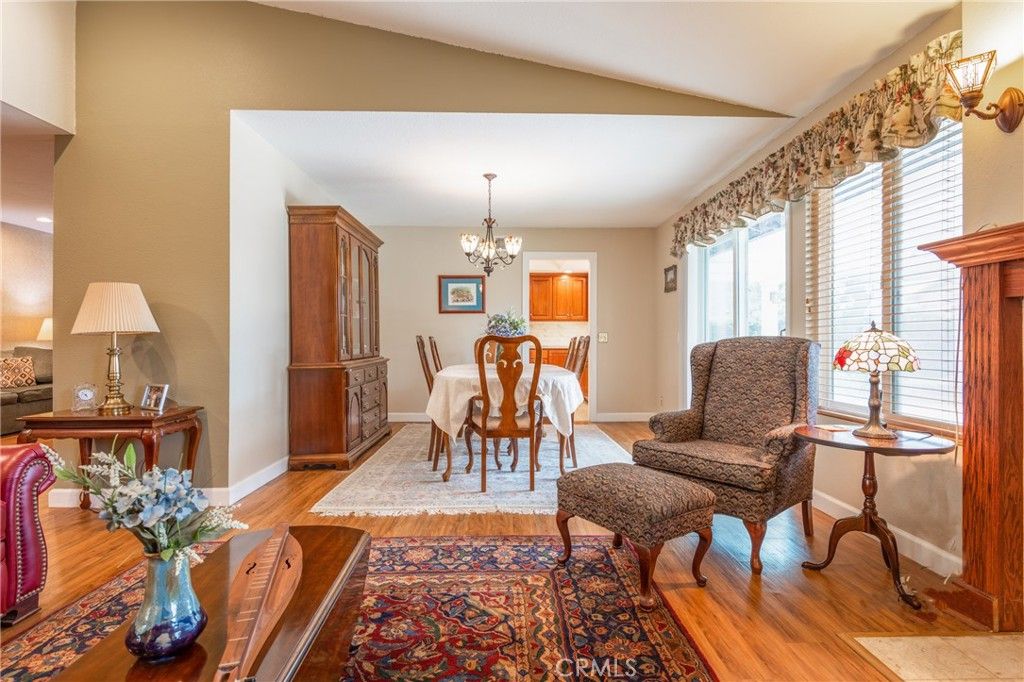listing image 130728566639080722588