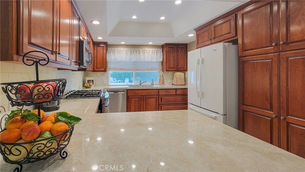 listing image 130720773361663777383