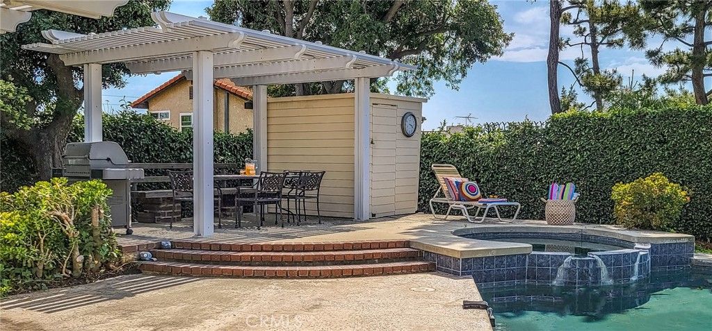 listing image 130725399273544908437
