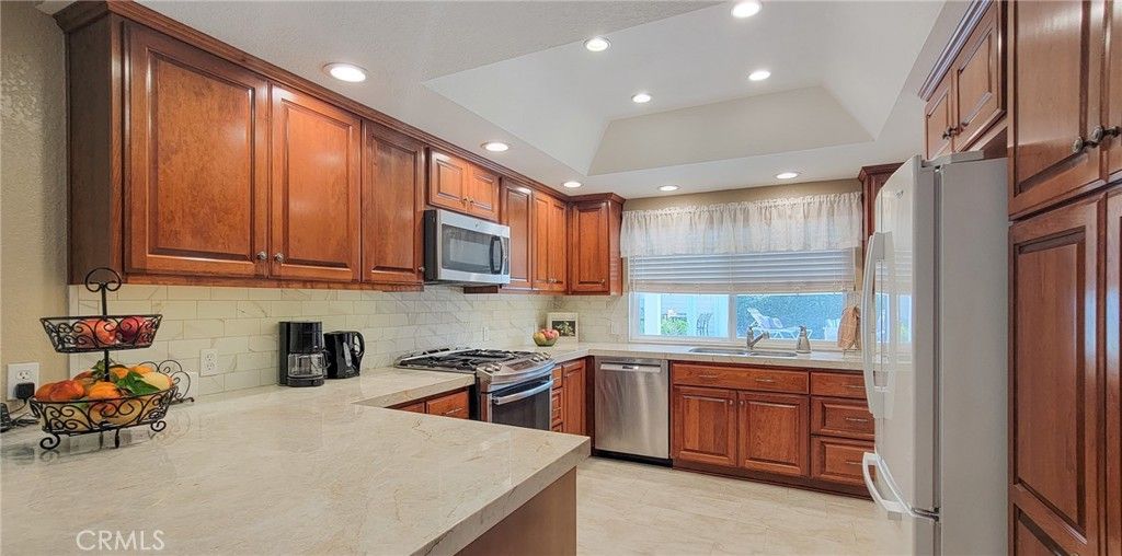 listing image 130724632458471072013