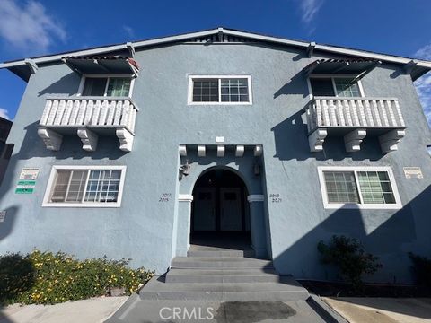 2015 E 7th Street Long Beach CA 90804
