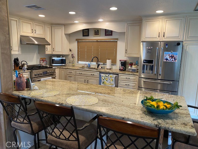 1352 Pleasant Lake Place 102