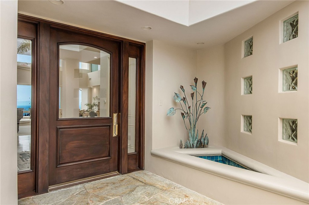 32025 Isle Vista