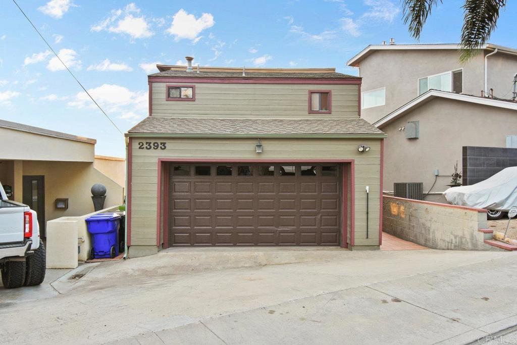 2393 La Marque Street
