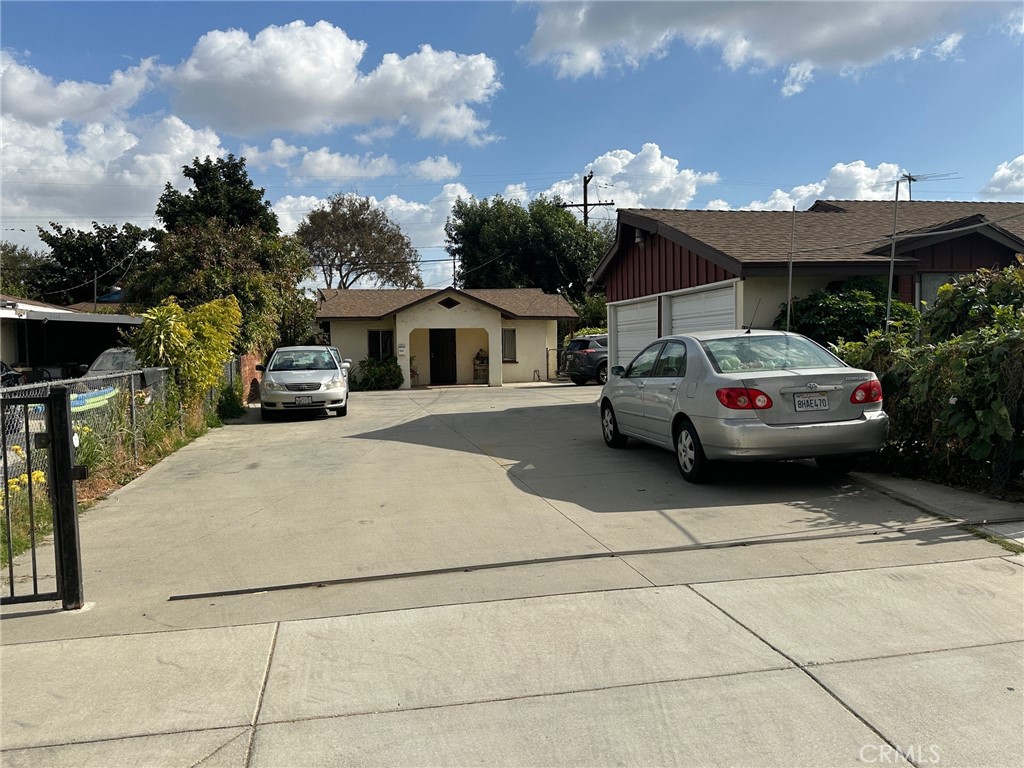 LOCATION! LOCATION! LOCATION!!! BREAD AND BUTTER 3 UNITS: LIVE IN ONE RENT OTHERS. 3906A: 2 BEDROOMS 1 BATH WITH ATTACHED 2 CAR GARAGE; 3906B: 2 BEDROOMS 1 BATH WITH ATTACHED 1 CAR GARAGE, 3908: 1BEDROOM 1BATH....