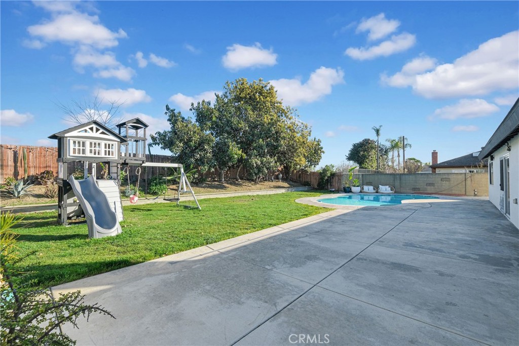10302 Gaybrook Avenue