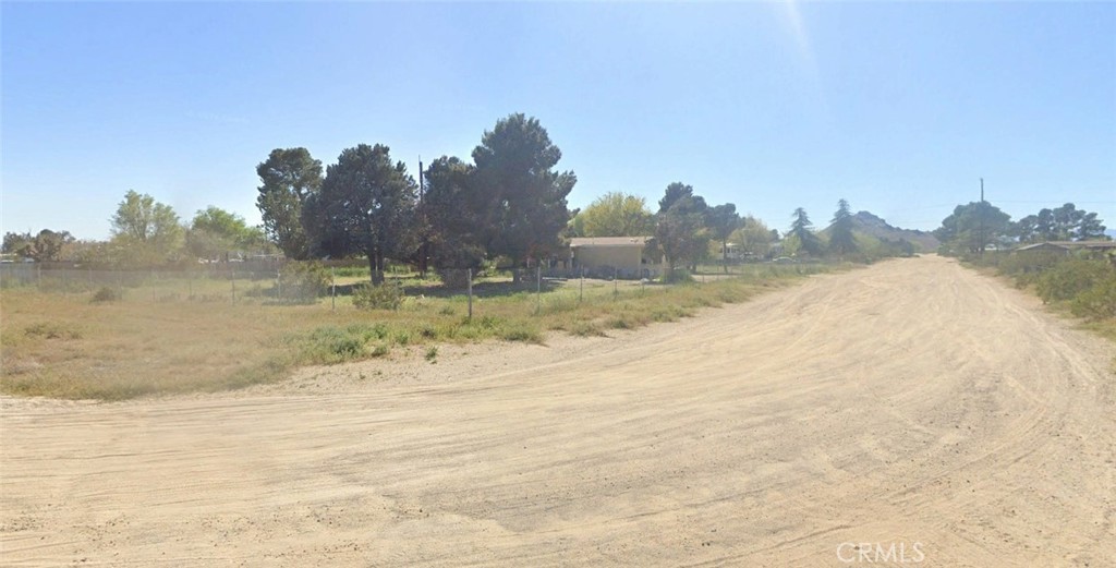 3 BR 2 BA HOME ON 1.15 ACRES. LEVEL LAND FENCED. WEST SIDE OF THE PAVED STREET 60th STREET WEST. NORTH OF ROSAMOND BLVD.
HOME NEEDS COMPLETION AND IMPROVMENTS. CALL BROKER FOR INFORMATION. OPEN TO OFFER.