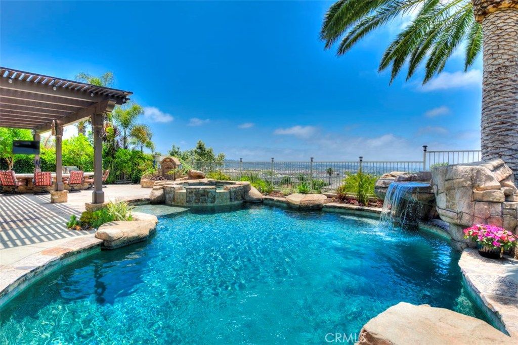 listing image 130727107595824556487