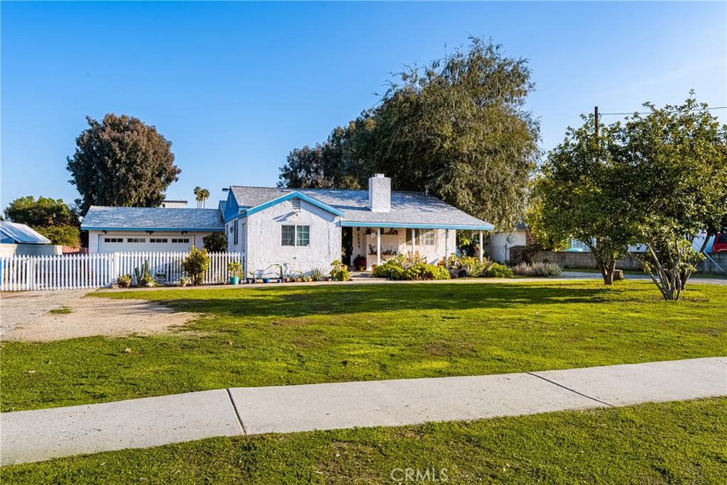 ***EXCELLENT OPPORTUNITY TO OWN THIS RARE INVESTMENT TRI-PLEX PROPERTY IN HACIENDA HEIGHTS. *** BEAUTIFUL HOMES ON THIS LOT CONTAIN 1138 Valencia is 4/3 with approx. 2200 sqft. 1140 Valencia is 3/1 with approx. 1150 and 1142 Valencia Ave is 2/1 with approx. 1150 sqft. This one-of-a-kind opportunity to buy over 30,870 square feet comes with three (3) existing free-standing buildings/units. Shopping centers, parks, and churches are all nearby.