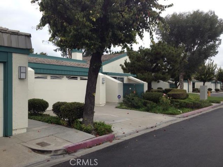 Well kept townhome in very nice complex....Large, 2 bedroom, 2.5 bath condo with good sized loft(could be office area or small den)...Over 1400 sq.ft

Brand new paint & carpet...Central air & forced air heat...Nice sized bedrooms with large mirrored closets...One bedroom is a master with private bathroom...All 3 bathrooms have granite counters...Kitchen just had cabinets re-varnished, plus it has stove&oven, dishwasher, breakfast bar, pantry..Dining area with fireplace...Backyard big enough for bar-b-que+patio table and chairs...Also, has small front patio area off living room..Laundry inside...Double car garage(drywalled)....Complex has pool, spa, and nicely landscaped