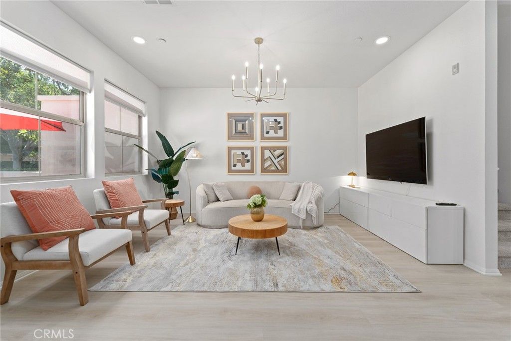 listing image 0
