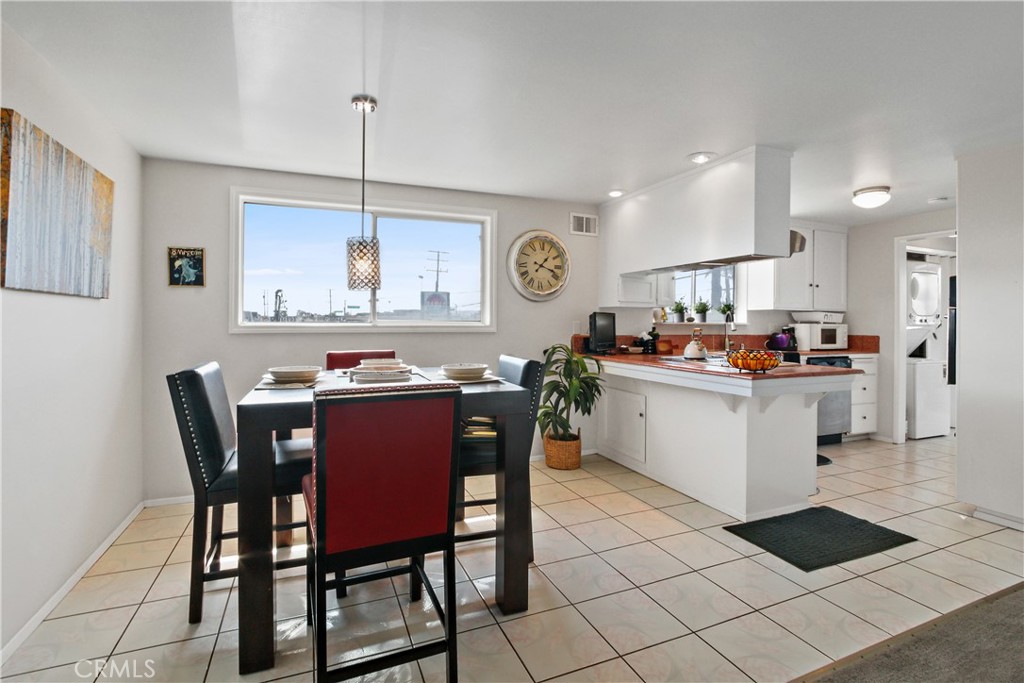 Photo 7 of 16 of 15312 S Normandie Avenue 201 condo