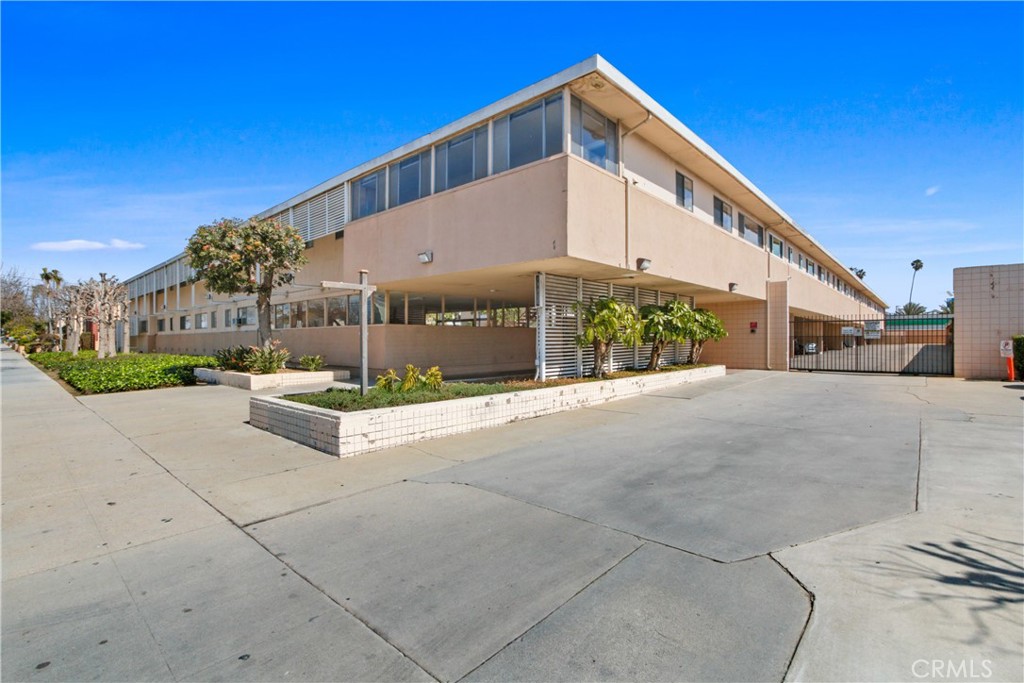 Photo 1 of 16 of 15312 S Normandie Avenue 201 condo
