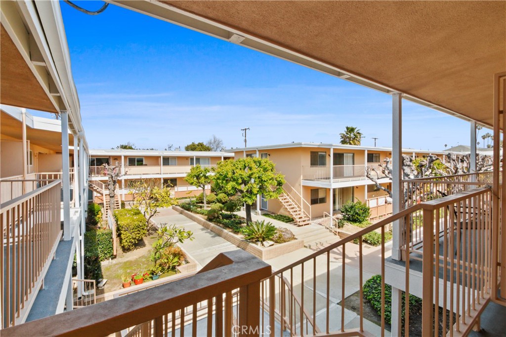 Photo 2 of 16 of 15312 S Normandie Avenue 201 condo