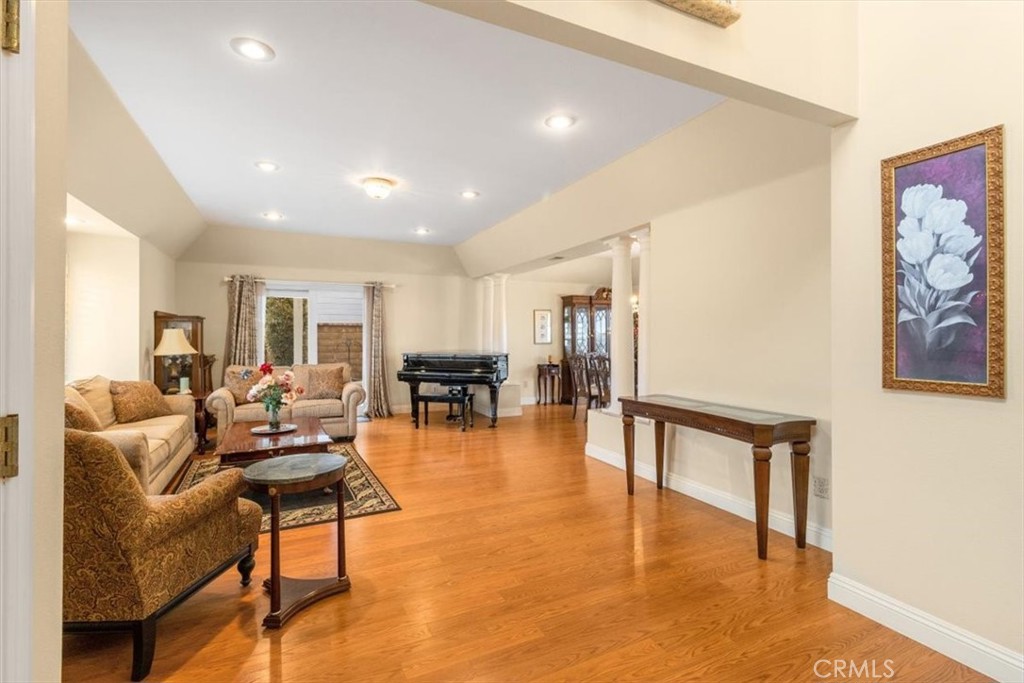 25912 Densmore Drive