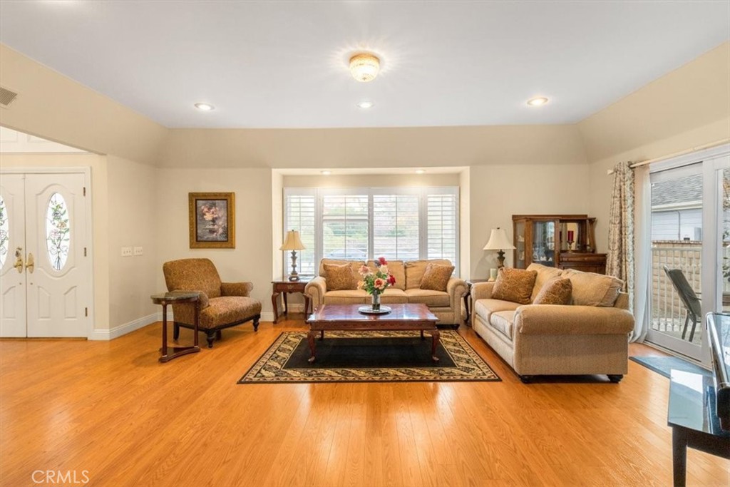 25912 Densmore Drive