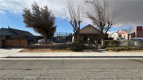 A home in Mojave