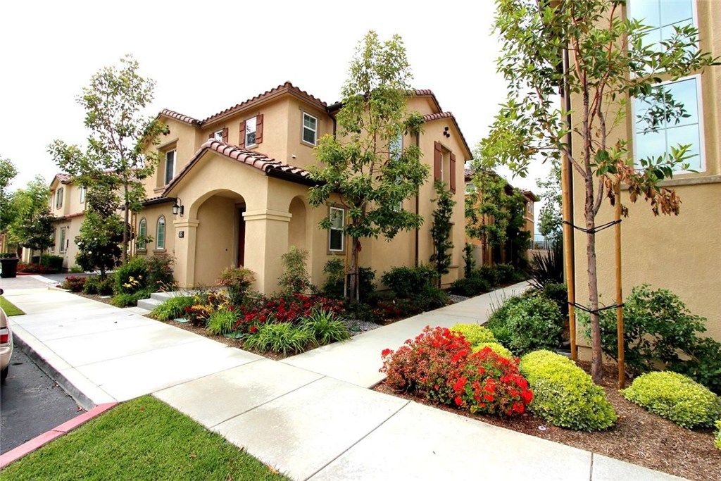 listing image 130726510833093666915