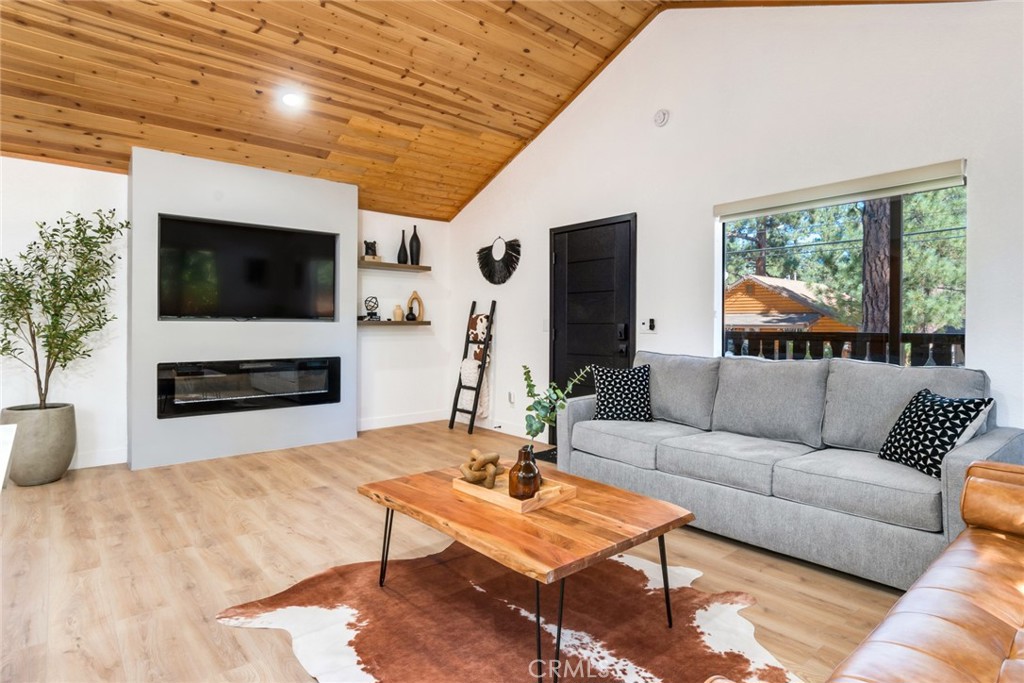 332 E Country Club Boulevard