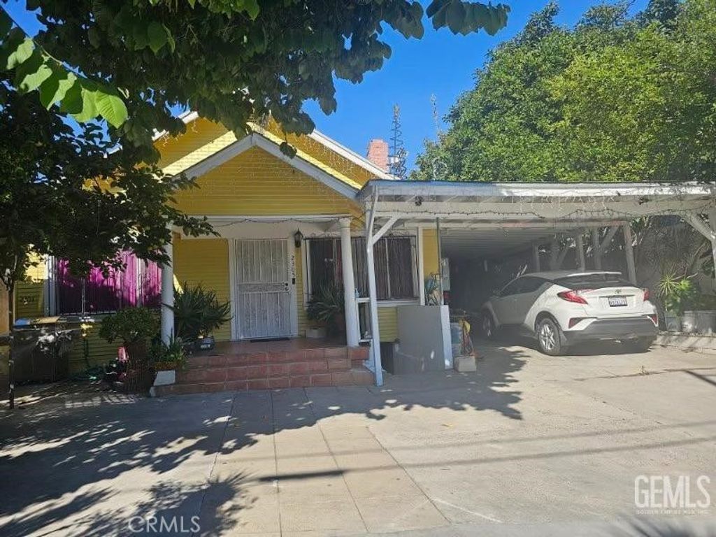 Photo of 2305 W 2nd Street, Los Angeles, CA 90057 (MLS # SR25056540)