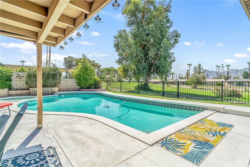 Palm Desert Country Club (32417) - Residential