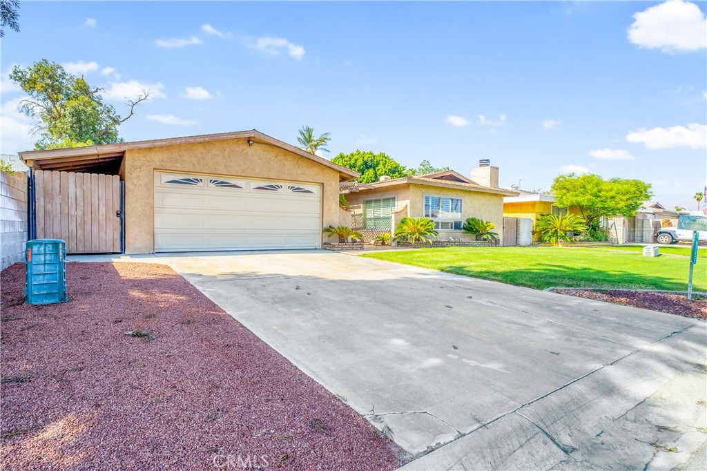 Palm Desert Country Club (32417) - Residential