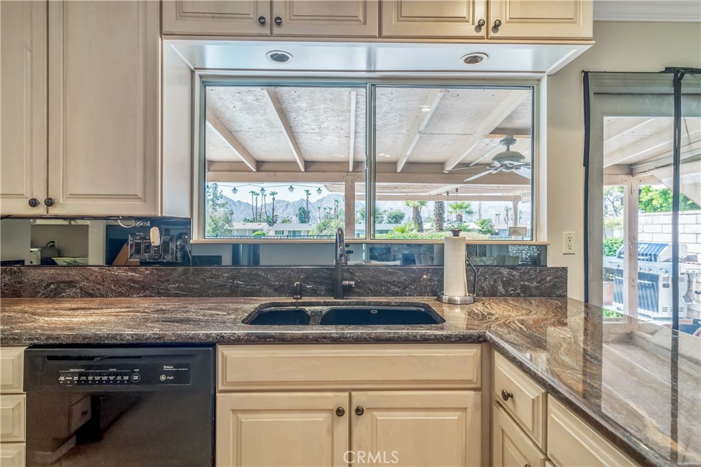 Palm Desert Country Club (32417) - Residential