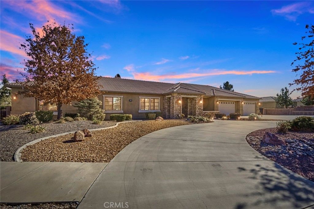 listing image 130725508491648791449