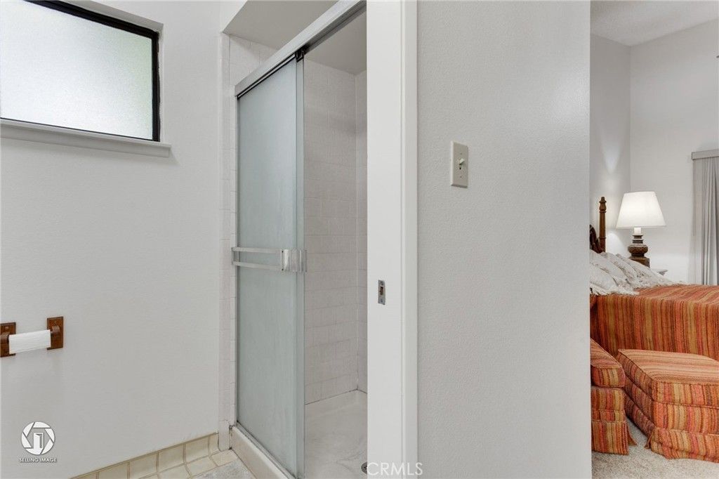 listing image 130722105931252553332