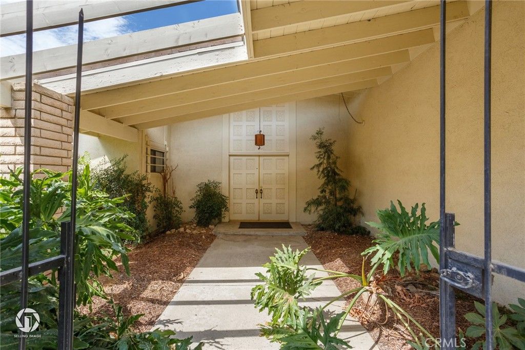 listing image 130723502761566351813