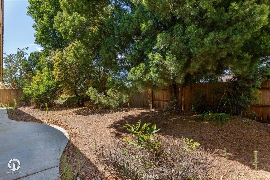 listing image 130722232063950420716
