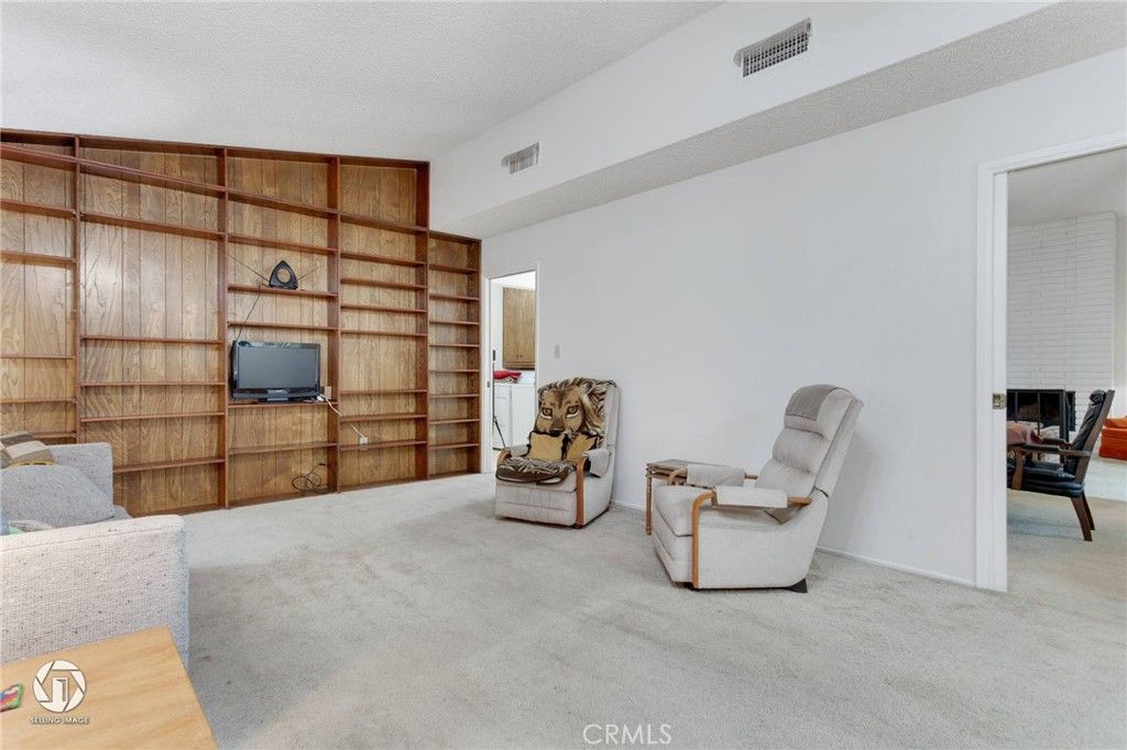 listing image 130726435230850332127