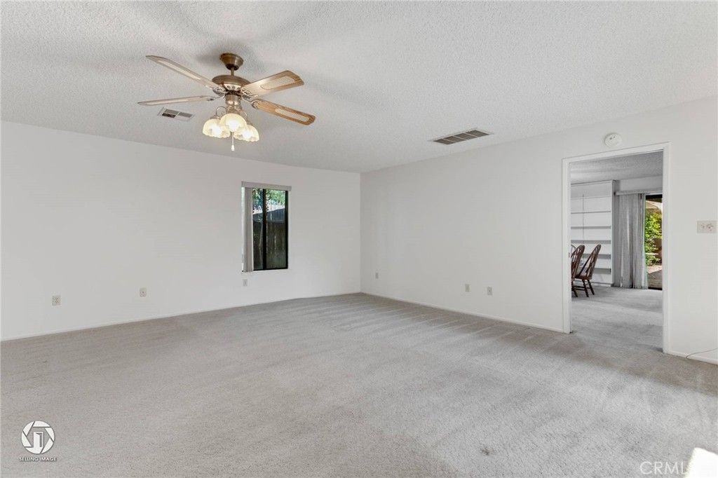 listing image 130728100945064983159
