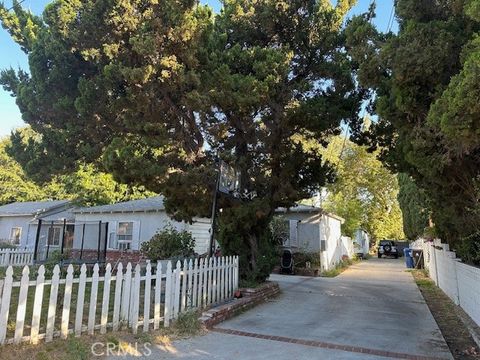Photo of 12352 Sylvan Street, North Hollywood, CA 91606 (MLS # DW24155564)