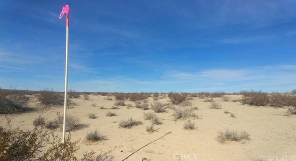 This 40 Acre parcel is located in Helendale, in the Southern California Mojave Desert between Victorville and Barstow along Historic Old Route 66. Boasting an abundance of space and expansive desert views, this lot is next door to the 320 Acre Commercial Cooley lot. Set in the unincorporated area of the San Bernardino County and zoned 'Resource Conservation (RC)'. The area is mainly open desert, with a few near by residents offering you your privacy. Plenty of BLM land nearby for your out door activities, please be sure to see the BLM website for maps, use and restrictions. With so much potential and a variety of uses don’t miss out on this opportunity!
(APN: 0493-084-32) GPS Coordinates: 34.864797, -117.416749