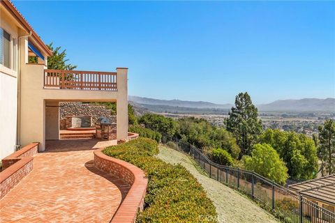 A home in Santa Paula