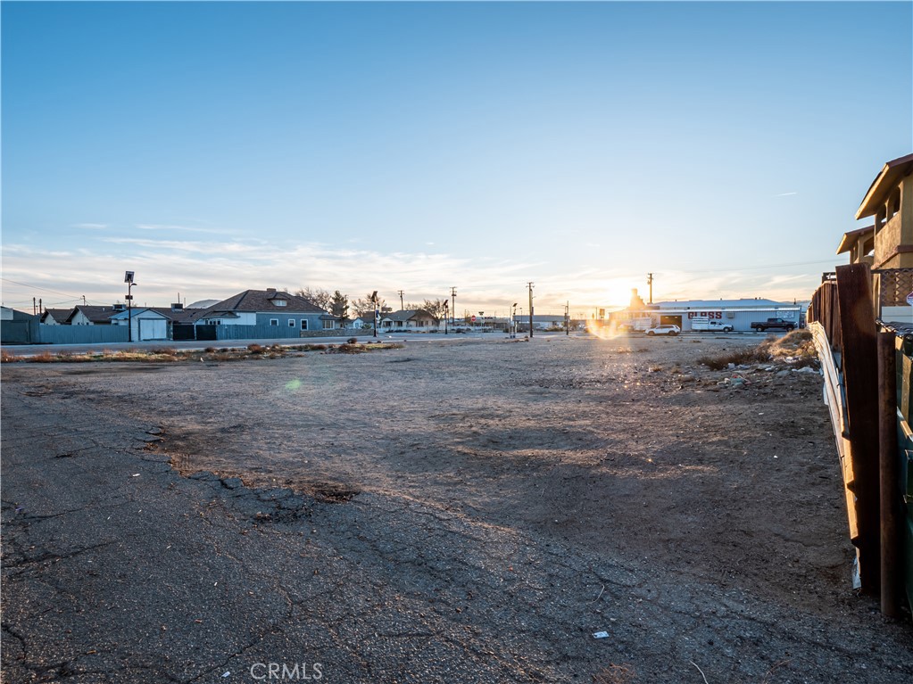 Photo 2 of 4 of 16014 K Street land