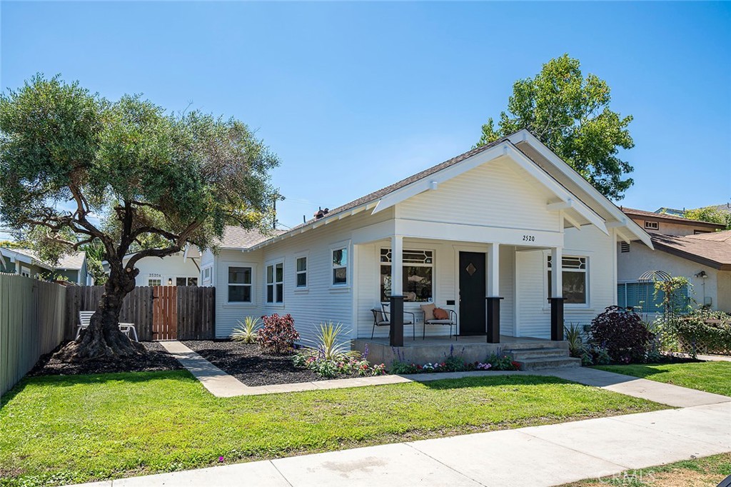 View Long Beach, CA 90814 house