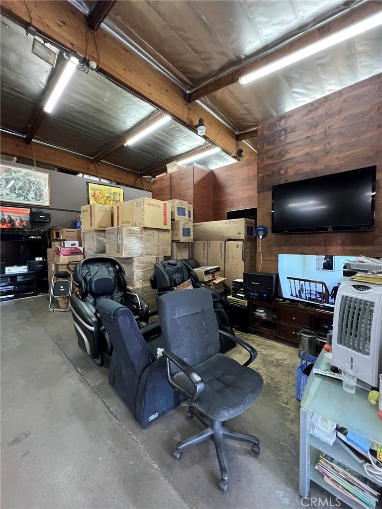 8943 Garvey Ave