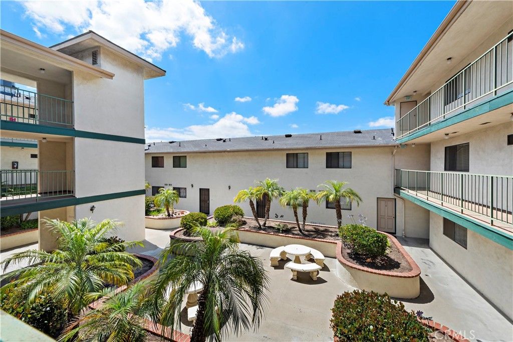 listing image 130724916801164221399