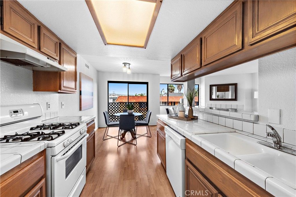 listing image 130729965400290302104
