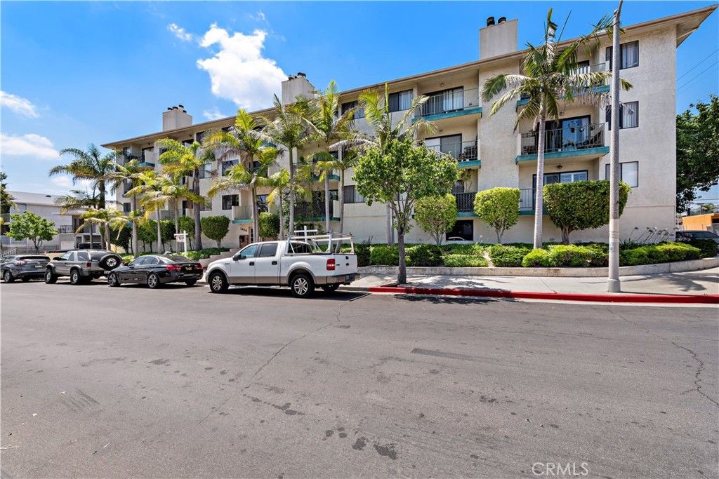 listing image 130727635131983370655