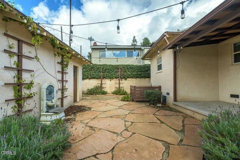 A home in La Crescenta