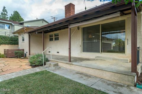 A home in La Crescenta