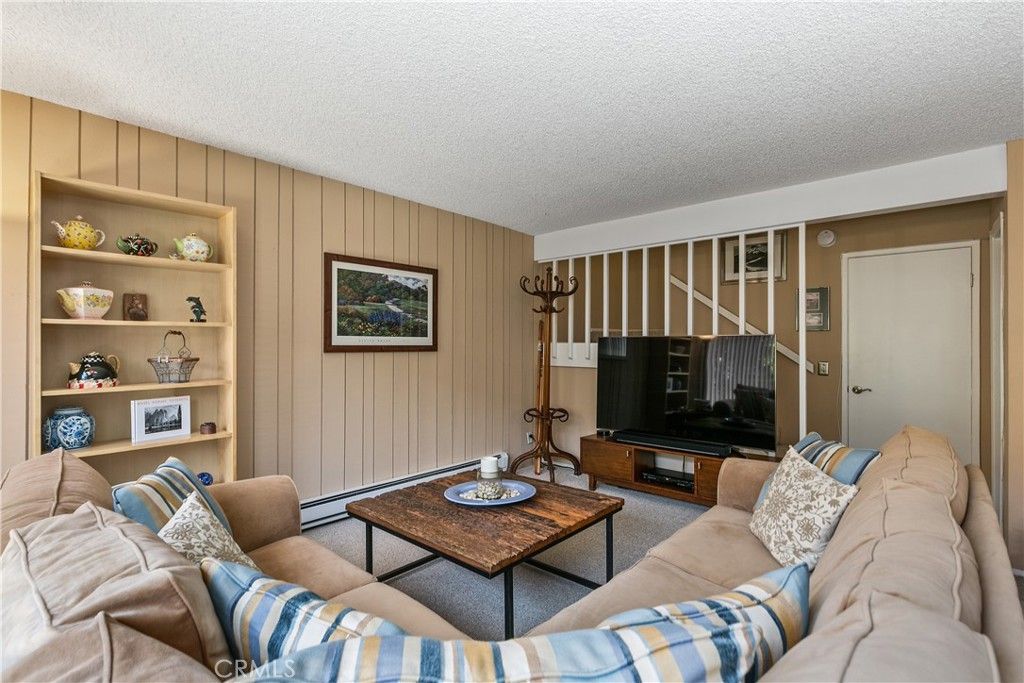 listing image 130724549253383258460